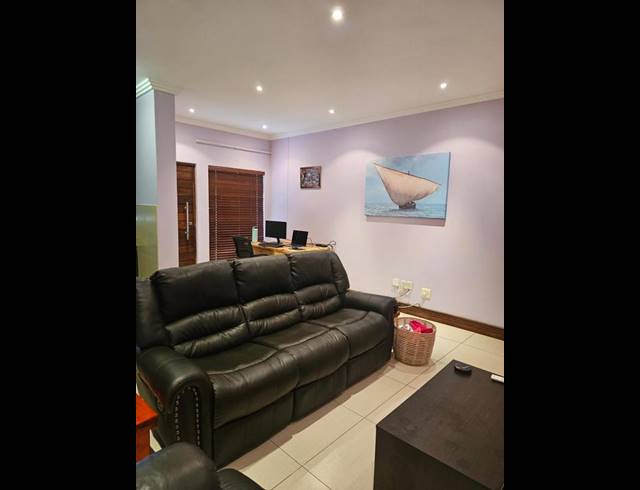 1 BEDROOM APARTMENT FOR SALE IN UMHLANGA RIDGE